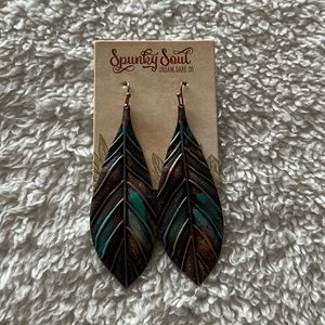 feather earrings